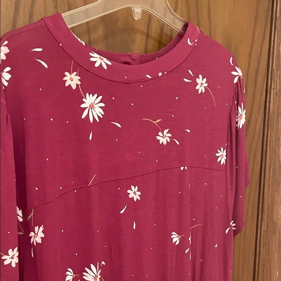 TORRID NWT Women’s Size 4 (26/28) Red Babydoll Dress with Cream Floral Design - Picture 6 of 6